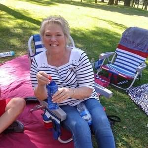 Meet your Posher, Debbie